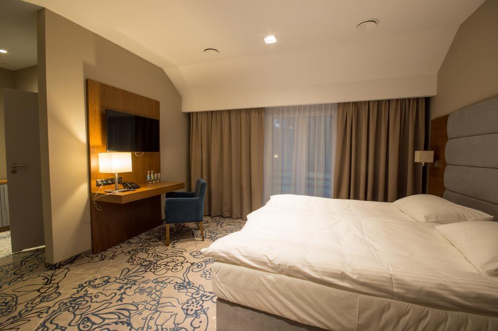 Rezydencja Sosnowa Luxury Hotel Janów Lubelski Dış mekan fotoğraf