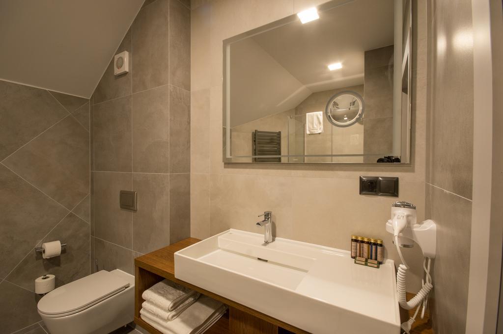 Rezydencja Sosnowa Luxury Hotel Janów Lubelski Oda fotoğraf