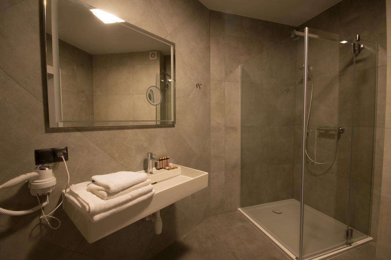 Rezydencja Sosnowa Luxury Hotel Janów Lubelski Oda fotoğraf